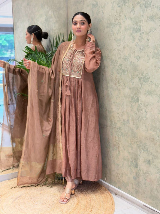 GORGEOUS MUL CHANDERI SUIT SET WITH BANARASI DUPATTA