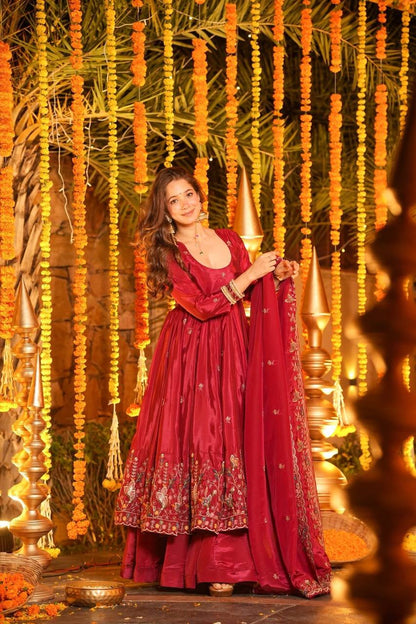 Very Gorgeous Designer Heavy Crepe Silk Anarkali Suit Set