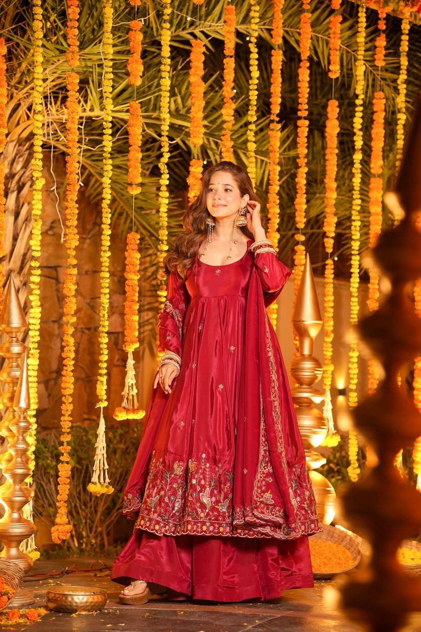 Very Gorgeous Designer Heavy Crepe Silk Anarkali Suit Set
