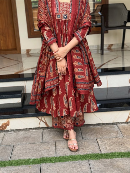 VERY BEAUTIFUL PURE COTTON AJARAKH SUIT SET