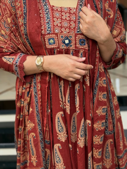 VERY BEAUTIFUL PURE COTTON AJARAKH SUIT SET