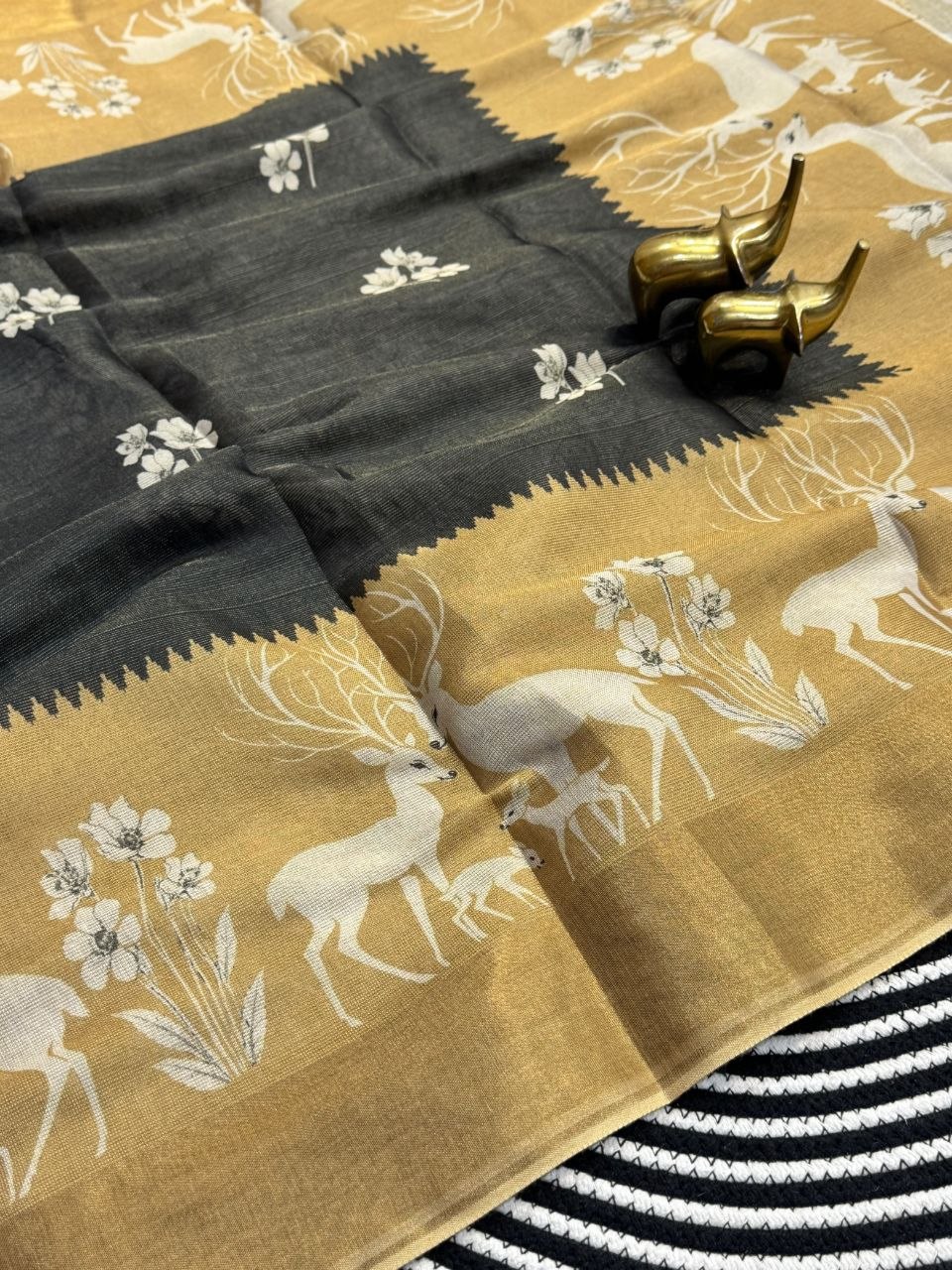 The Royal Legacy Black & Beige Traditional Motif Saree