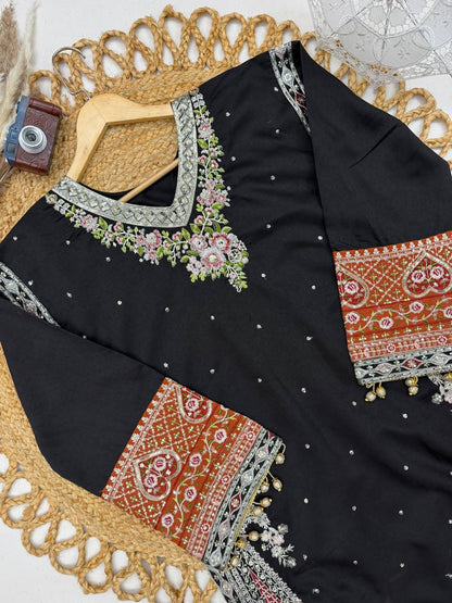 Elina Black Statement Kurta Set